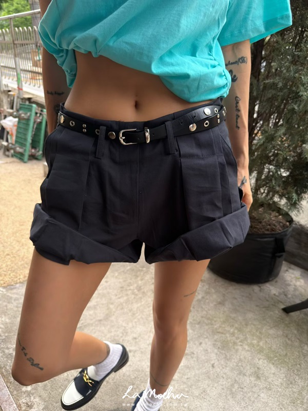 反摺扣帶花苞短褲